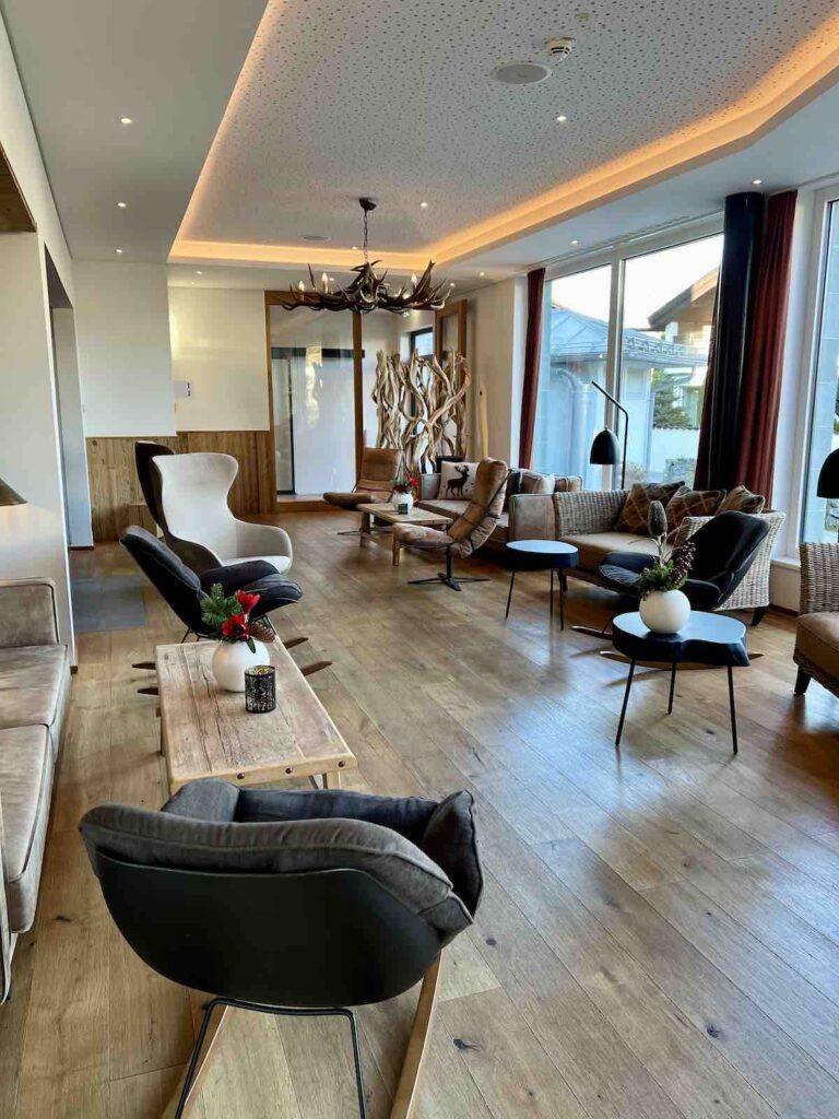 Waiting/lounge area of Obermühle Alpin Spa Resort